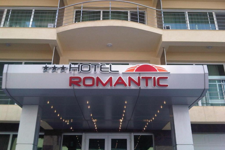 hotel-romantic-3213fb7ca9335512.jpeg
