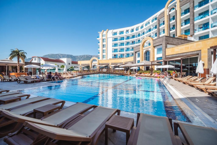 the-lumos-deluxe-resort-hotelspa-e80ff72e1639c6a3.jpeg